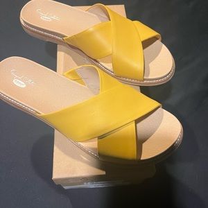 Dr. Scholls yellow leather slides